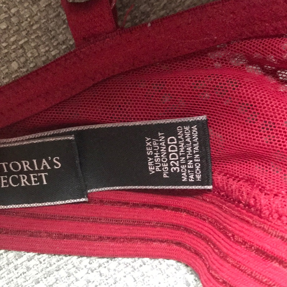 Victoria’s Secret very sexy push up 32ddd lace bra - Picture 5 of 6
